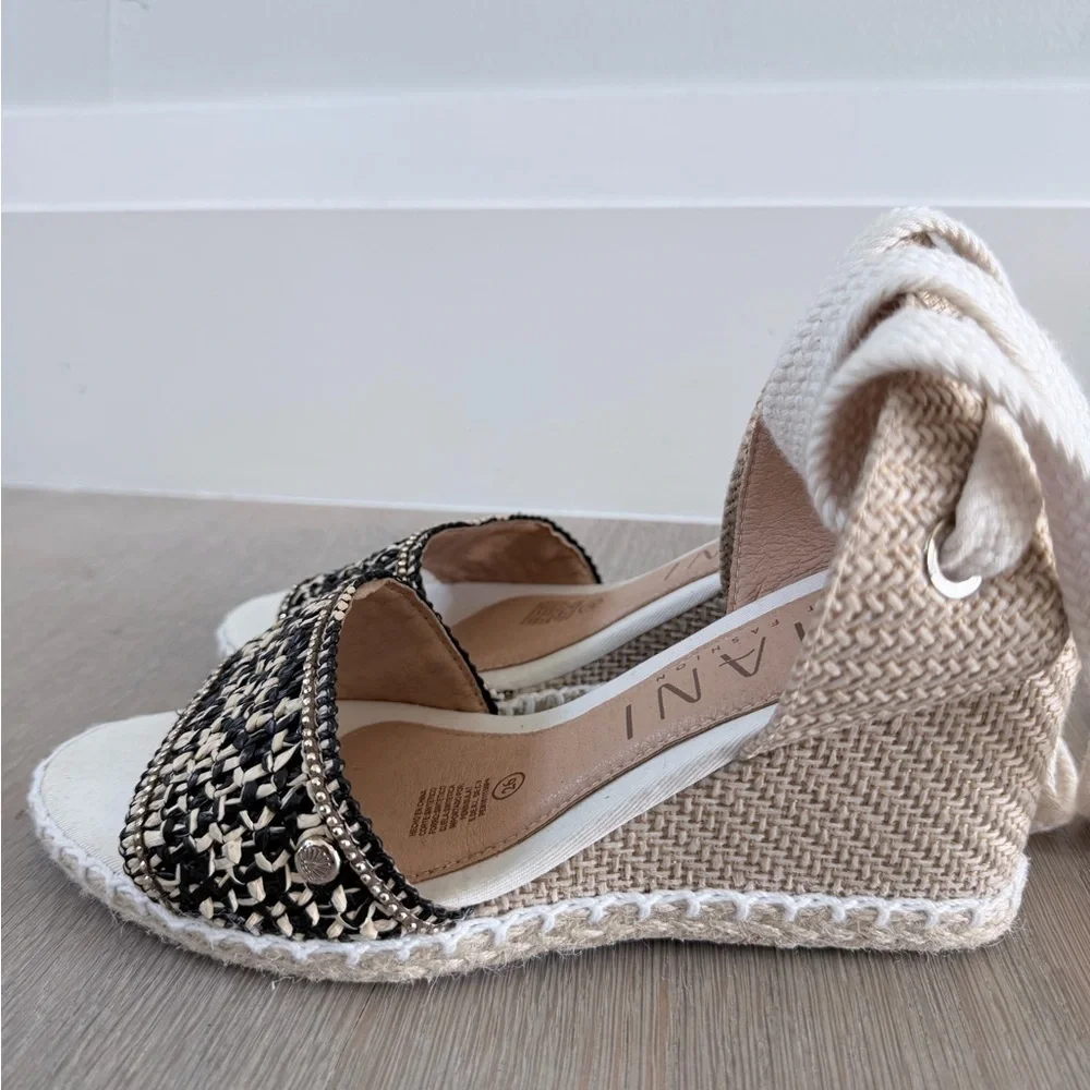 Like New Miani Black and Cream Espadrille Sandals size 8